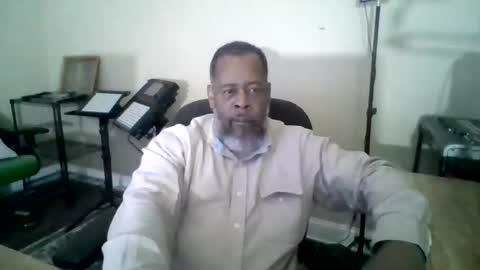 Snapshot of ncmale2021 chatting on 10.18.25 Terry online show from 10.18.25