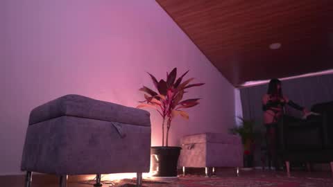 Nefertari online show from 03.14.26