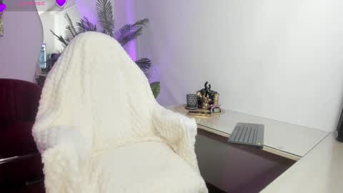 Hellen online show from 03.05.25