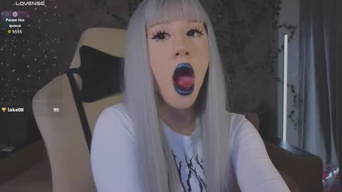 Snapshot of necucubi chatting on 04.08.26 Eva online show from 04.08.26