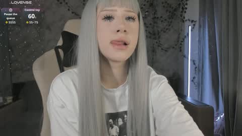 Snapshot of necucubi chatting on 04.10.26 Eva online show from 04.10.26