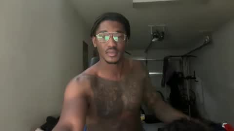 Snapshot of neednoluv chatting on 10.28.25 neednoluv online show from 10.28.25