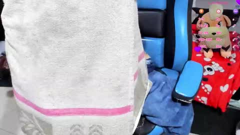 Geek Nicole    im Neeko UwU online show from 11.13.25