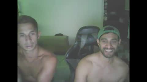 Snapshot of nefe7 chatting on 03.08.25 Nek y Ema online show from 03.08.25