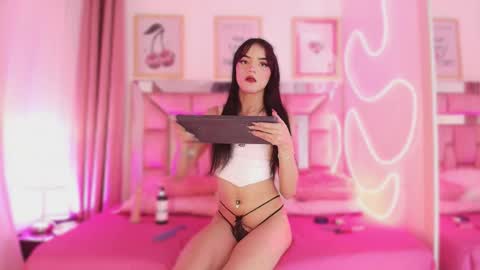 Snapshot of nefera_nox chatting on 12.15.25 nefera_nox online show from 12.15.25