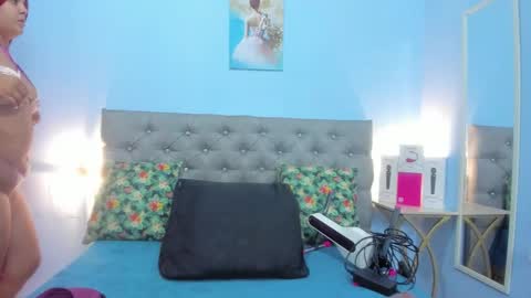 Snapshot of neferet_opal chatting on 11.15.25 neferet_opal online show from 11.15.25