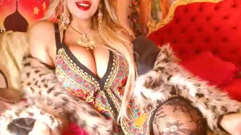 nefertari8 online show from 06.11.26
