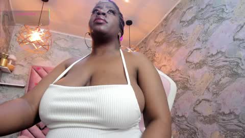 Snapshot of neffertiry_ebonny chatting on 04.08.26 Nefer online show from 04.08.26