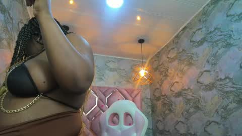 Snapshot of neffertiry_ebonny chatting on 04.20.26 Nefer online show from 04.20.26