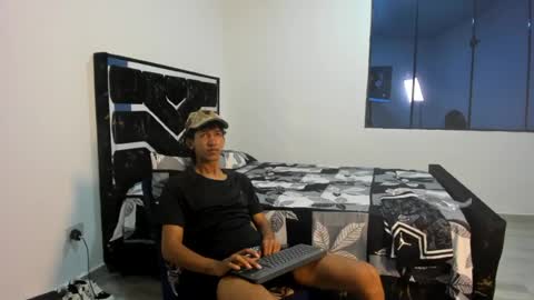 Snapshot of neitan_miller chatting on 07.24.26 neitan online show from 07.24.26
