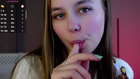 Snapshot of neldaaskins chatting on 02.07.25 Lana online show from 02.07.25