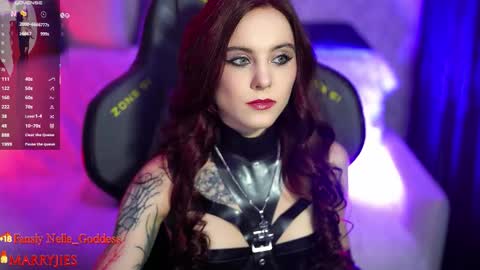 Snapshot of nelle_ chatting on 11.02.25 online show from 11.02.25