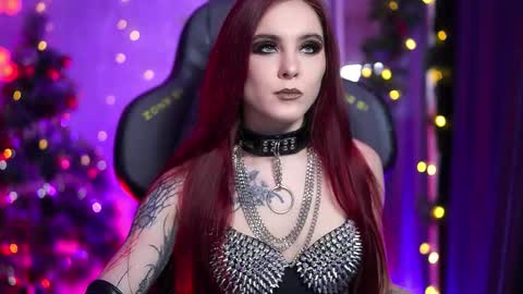 Snapshot of nelle_ chatting on 12.16.25 online show from 12.16.25