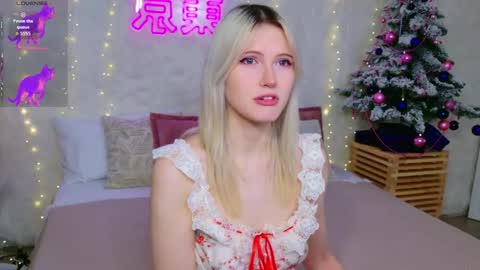 Snapshot of nellloyns chatting on 12.20.25 Nelly online show from 12.20.25