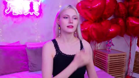 Snapshot of nellloyns chatting on 02.06.26 Nelly online show from 02.06.26