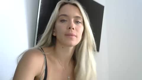 Snapshot of nelly_fortu chatting on 04.23.26 nelly_fortu online show from 04.23.26
