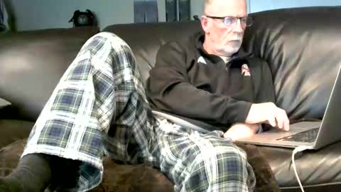 Snapshot of neman4u2c chatting on 10.18.25 Jack online show from 10.18.25