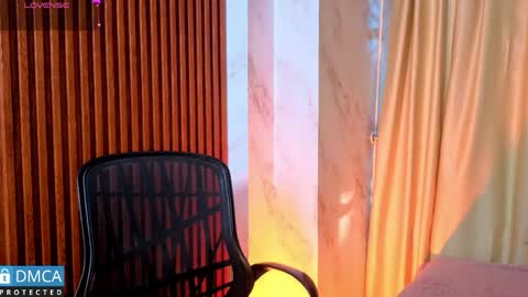 Salome Nena cupcake online show from 04.22.26