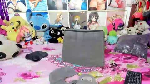 Snapshot of neneriko666 chatting on 01.11.25 Ariana Unicorn   Pics  Videos click Show More  online show from 01.11.25