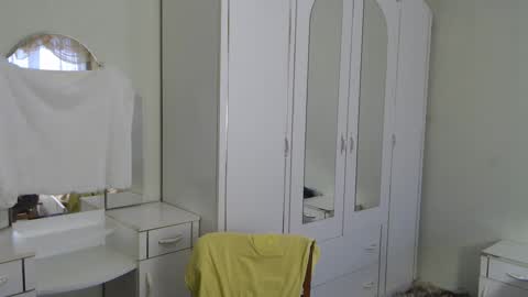 Snapshot of nenvol1 chatting on 01.18.25 better ask online show from 01.18.25