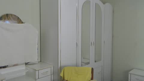 Snapshot of nenvol1 chatting on 02.28.25 better ask online show from 02.28.25