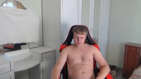 Snapshot of nenvol1 chatting on 09.22.25 better ask online show from 09.22.25