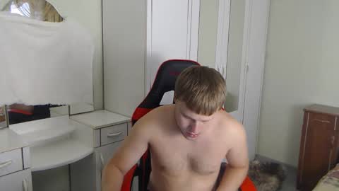 Snapshot of nenvol1 chatting on 09.28.25 better ask online show from 09.28.25