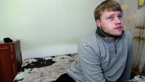 Snapshot of nenvol1 chatting on 10.13.25 better ask online show from 10.13.25