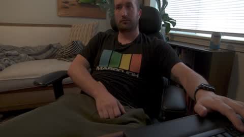 Snapshot of neox400 chatting on 11.13.25 neox400 online show from 11.13.25