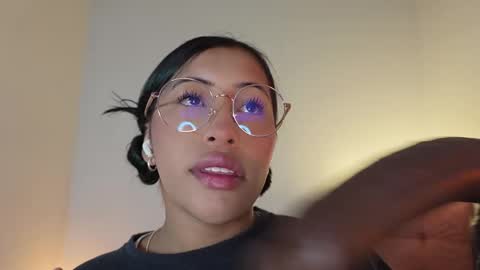 Helena    Every Friday new video for my fan club loves  online show from 09.18.25