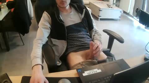 Snapshot of nerosse chatting on 03.04.25 nerosse online show from 03.04.25