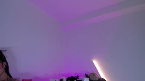 Snapshot of nesuko_evil chatting on 05.09.26 Marie online show from 05.09.26