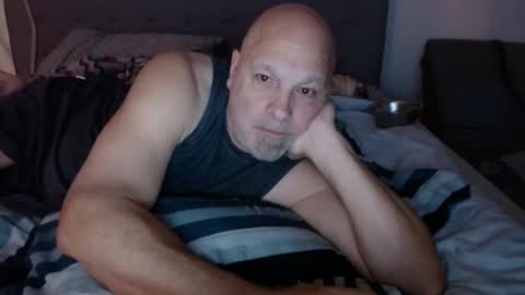 Snapshot of nethggoes85 chatting on 11.17.25 nethggoes85 online show from 11.17.25