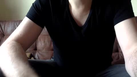 Snapshot of neu242gierig chatting on 03.11.25 Neu242Gierig online show from 03.11.25