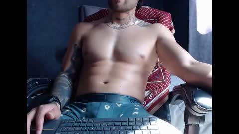 Snapshot of neuttron chatting on 10.27.25 neuttron online show from 10.27.25