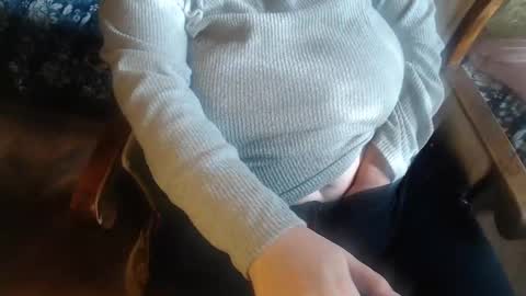 Snapshot of new_milf chatting on 03.11.25 Lilly online show from 03.11.25