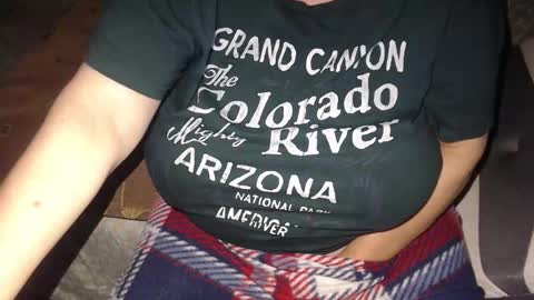 Snapshot of new_milf chatting on 09.14.25 Lilly online show from 09.14.25