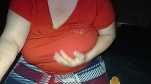 Snapshot of new_milf chatting on 09.27.25 Lilly online show from 09.27.25