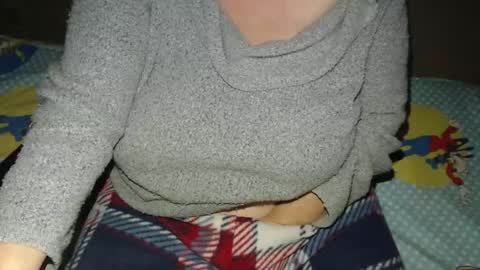 Snapshot of new_milf chatting on 10.06.25 Lilly online show from 10.06.25