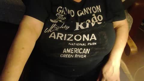 Snapshot of new_milf chatting on 10.11.25 Lilly online show from 10.11.25