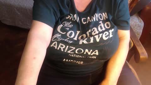 Snapshot of new_milf chatting on 10.11.25 Lilly online show from 10.11.25