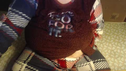 Snapshot of new_milf chatting on 10.18.25 Lilly online show from 10.18.25