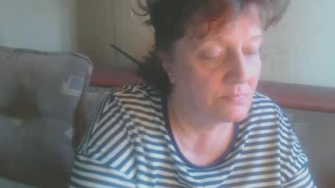 Snapshot of new_milf chatting on 10.30.25 Lilly online show from 10.30.25