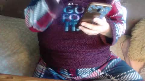 Snapshot of new_milf chatting on 11.04.25 Lilly online show from 11.04.25