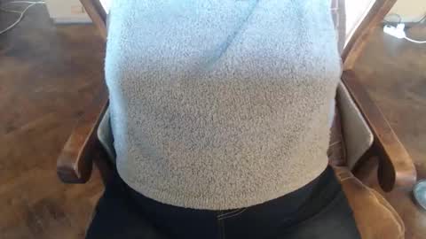 Snapshot of new_milf chatting on 11.17.25 Lilly online show from 11.17.25