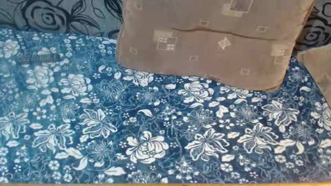 Snapshot of new_milf chatting on 12.01.25 Lilly online show from 12.01.25