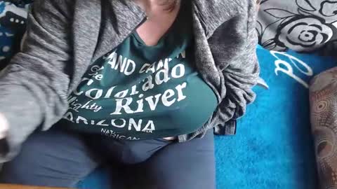 Snapshot of new_milf chatting on 02.26.26 Lilly online show from 02.26.26