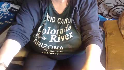 Snapshot of new_milf chatting on 03.01.26 Lilly online show from 03.01.26