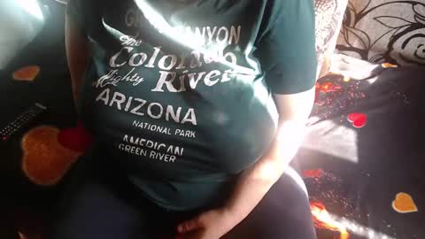 Snapshot of new_milf chatting on 03.10.26 Lilly online show from 03.10.26