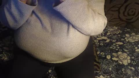 Snapshot of new_milf chatting on 03.13.26 Lilly online show from 03.13.26